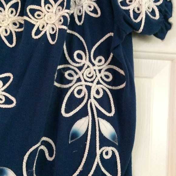 Blue floral embroidery peasant top XL - Picture 4 of 8